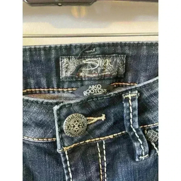 Silver Jeans Aiko Bootcut Size 25/L 31 dark wash inseam 28" - Picture 4 of 8